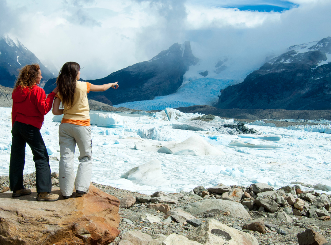 navegación en bote, trekking y vista privilegiadas de los glaciares de la Patagonia