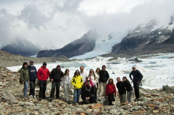 navegación en bote, trekking y vista privilegiadas de los glaciares de la Patagonia