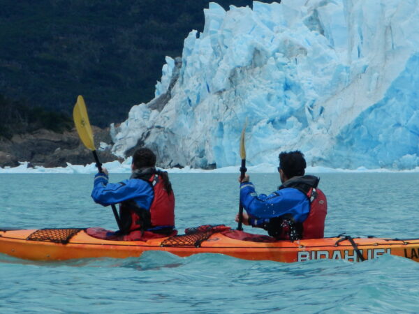 excursión de Kayak frente al Glaciar Perito Moreno